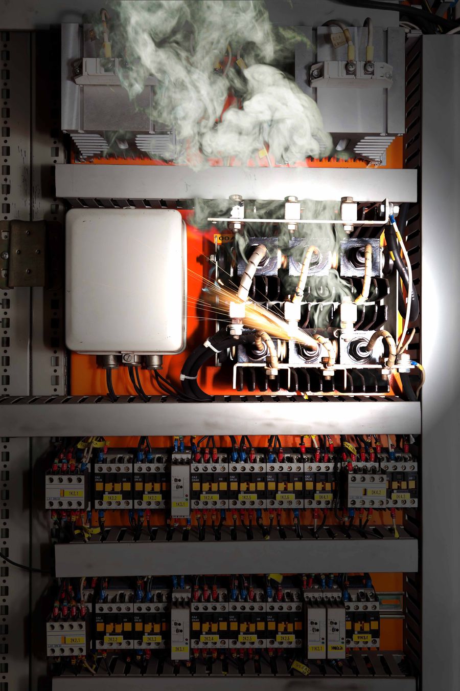 Armoire électrique obsolète et dangereuse